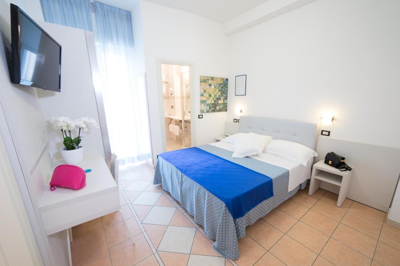 Hotel Elite Cattolica Exterior foto
